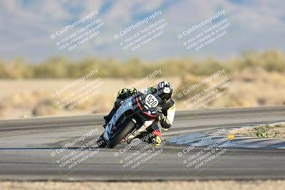 media/Dec-07-2025-CVMA (Sun) [[3e7d2de5dc]]/Race 18-Formula Twins-Formula 40 UL/